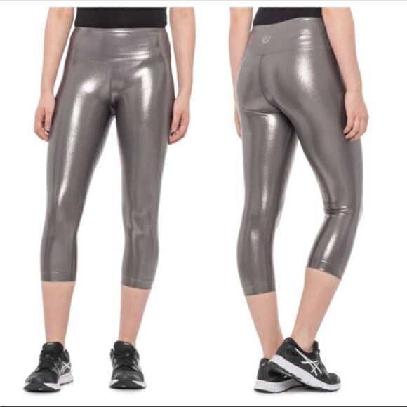 Mira Rae Silver Laila Metallic Capri Leggings - Picture 1 of 12